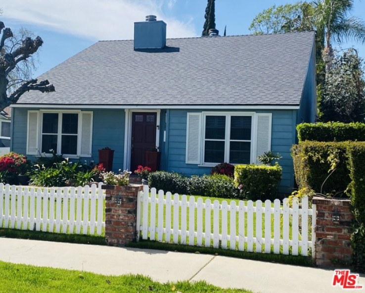 2 Bed Home for Sale in Sherman Oaks, California
