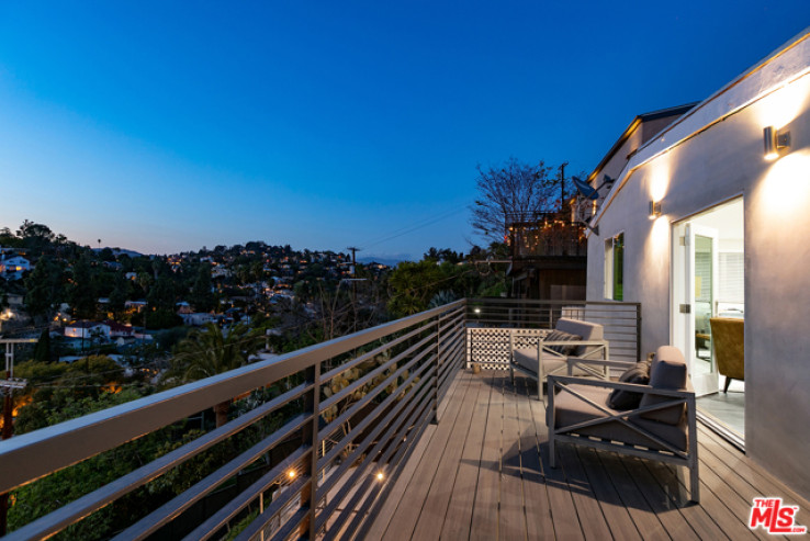 Residential Home in Silver Lake
