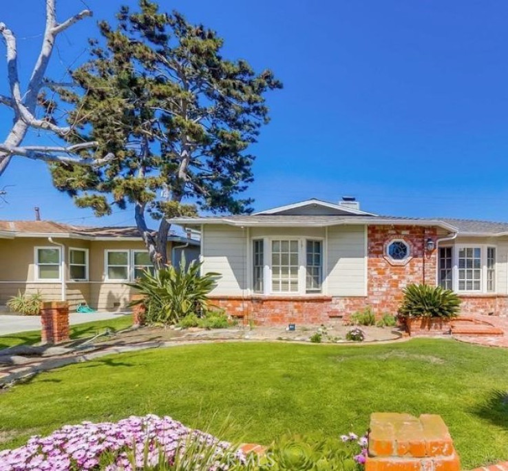 3 Bed Home for Sale in Costa Mesa, California