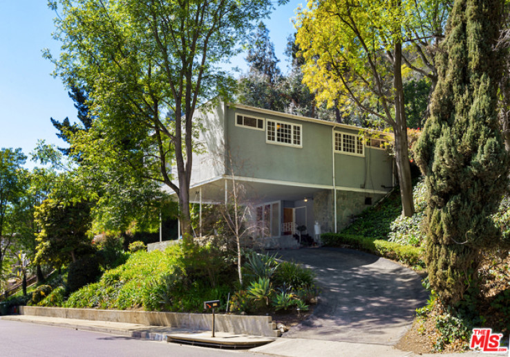 Residential Home in Bel Air - Holmby Hills
