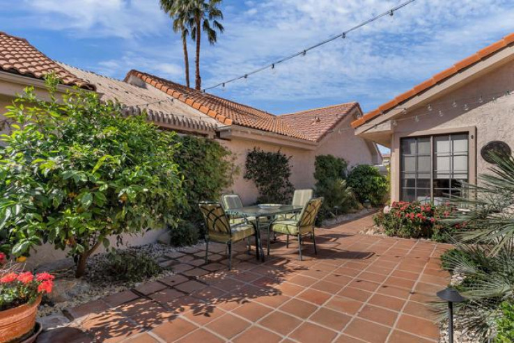 Residential Home in North Palm Desert