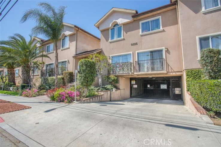 2 Bed Home for Sale in Van Nuys, California