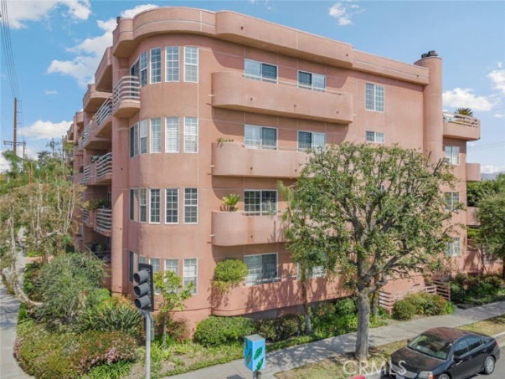 3 Bed Home for Sale in Toluca Lake, California