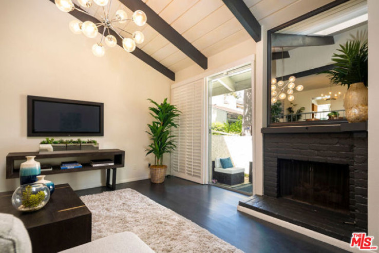 2 Bed Home for Sale in Studio City, California