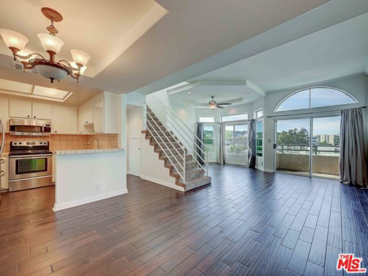 2 Bed Home for Sale in Studio City, California