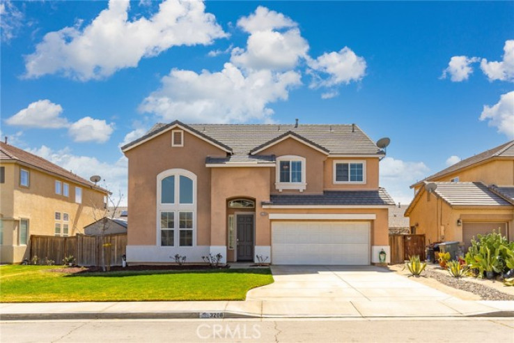 5 Bed Home for Sale in Rosamond, California