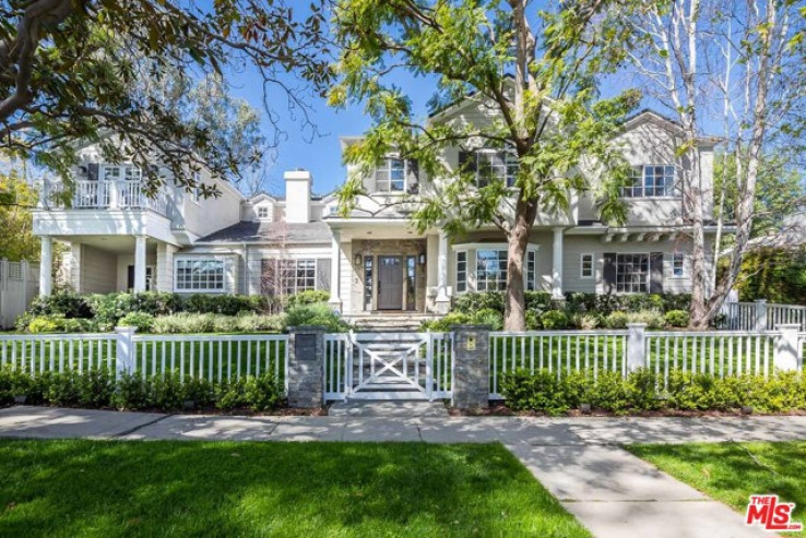 Residential Home in Sherman Oaks