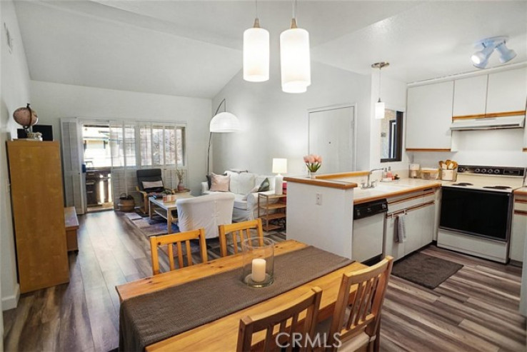 Residential Home in Bouquet Canyon