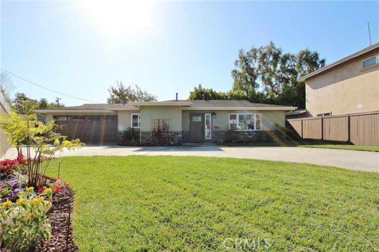 2 Bed Home for Sale in Costa Mesa, California