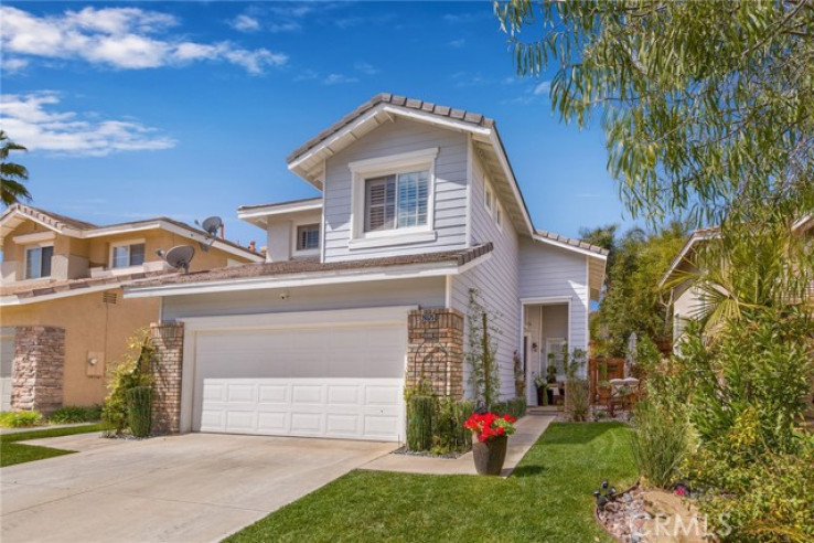 5 Bed Home for Sale in Canyon Country, California