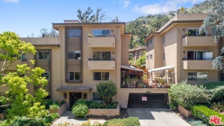 1 Bed Home for Sale in Los Angeles, California