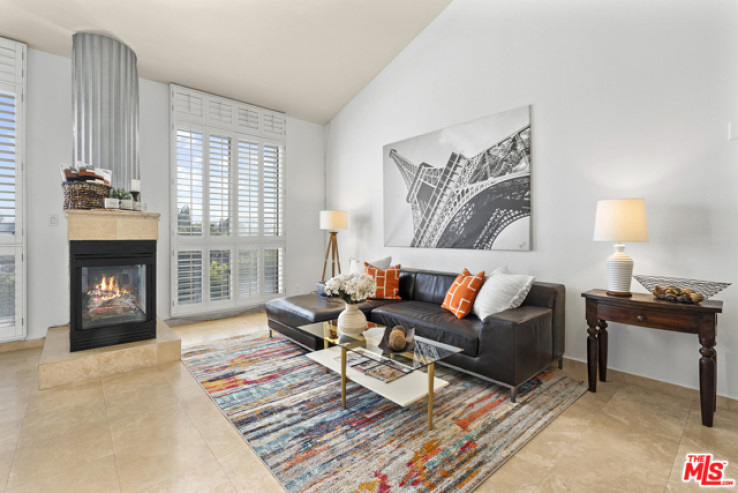 Residential Home in West Hollywood Vicinity
