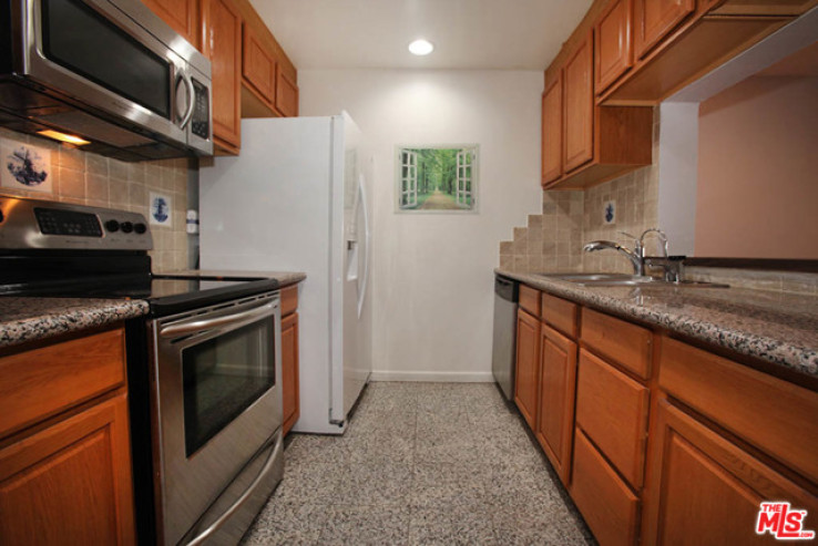 1 Bed Home for Sale in Encino, California