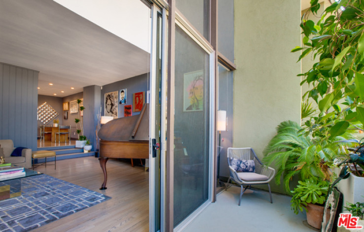 Residential Home in Sunset Strip - Hollywood Hills West