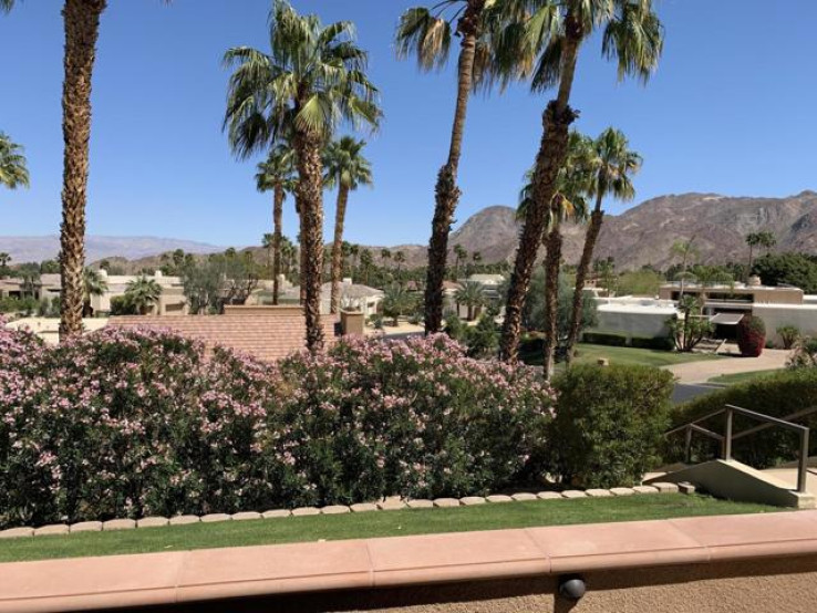 Residential Home in South Palm Desert