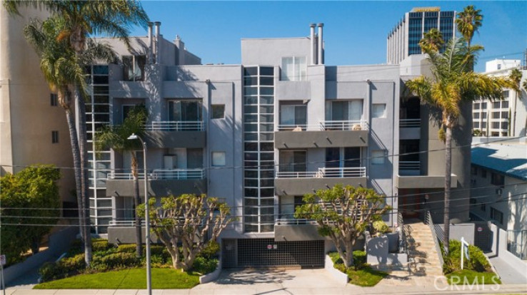 2 Bed Home for Sale in Encino, California