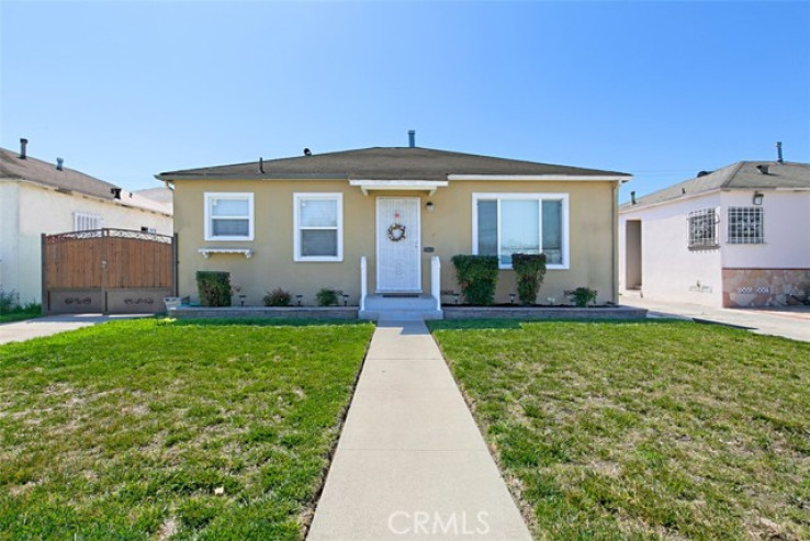 Residential Home in Compton S of Rosecrans, E of Alameda