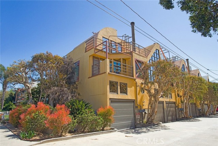 3 Bed Home for Sale in Santa Monica, California