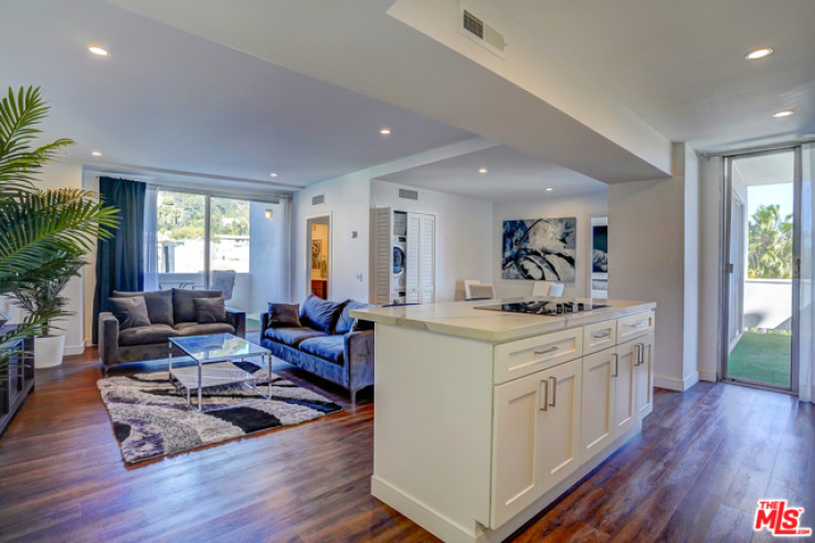 1 Bed Home for Sale in Los Angeles, California