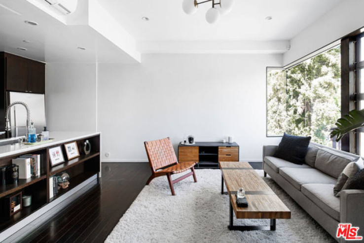 Residential Home in Silver Lake