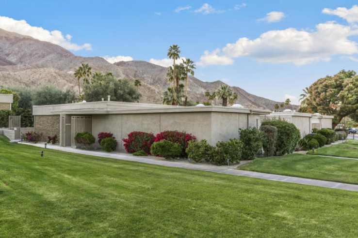 Residential Home in South Palm Desert