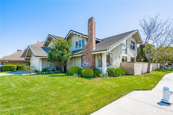 4 Bed Home for Sale in Costa Mesa, California