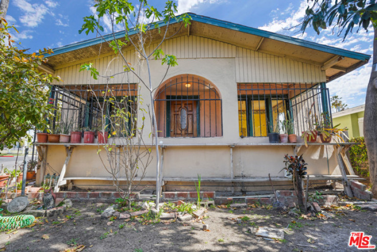 Residential Home in Silver Lake