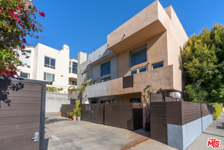2 Bed Home for Sale in Venice, California