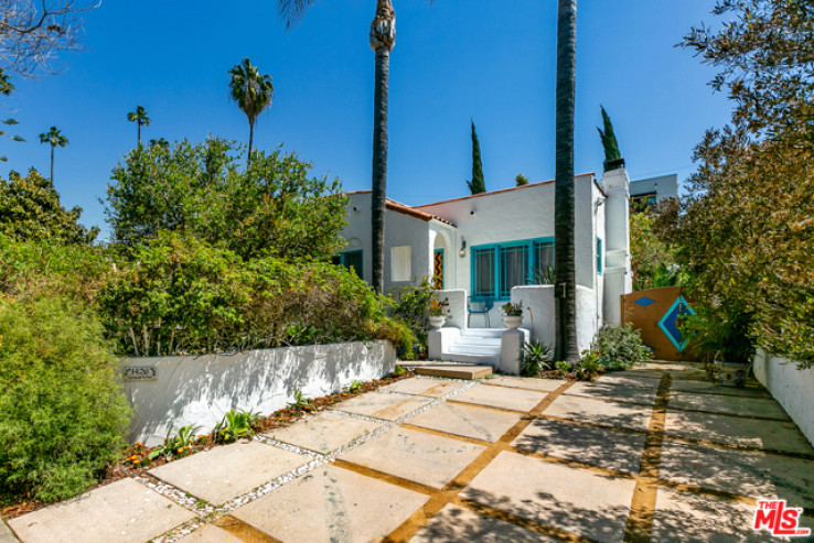 Residential Home in Silver Lake