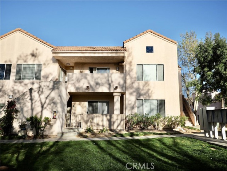 2 Bed Home for Sale in Newhall, California