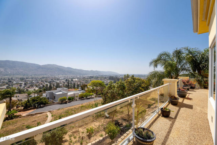 5 Bed Home for Sale in Santa Paula, California