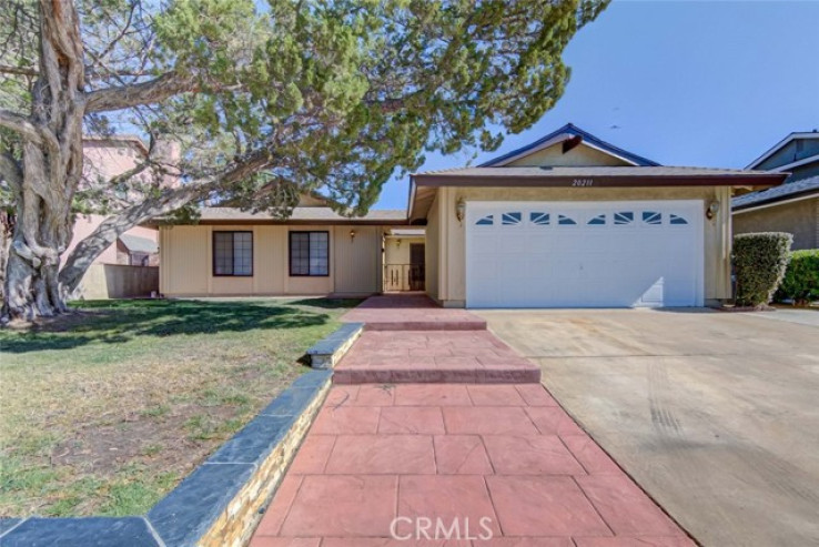 4 Bed Home for Sale in Canyon Country, California