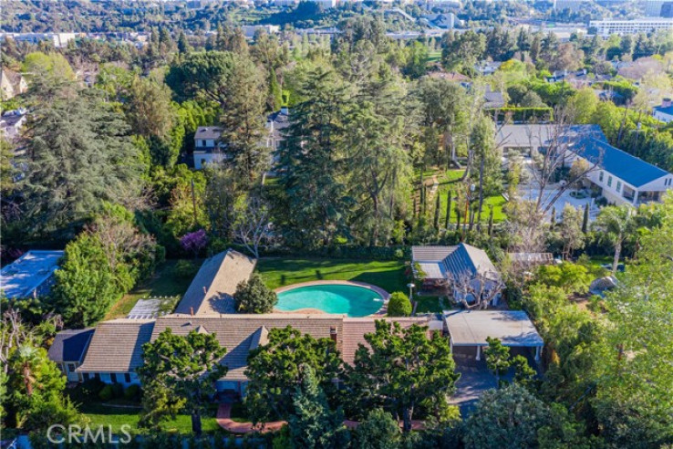 5 Bed Home for Sale in Toluca Lake, California