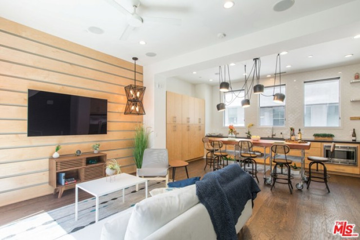 2 Bed Home for Sale in Los Angeles, California