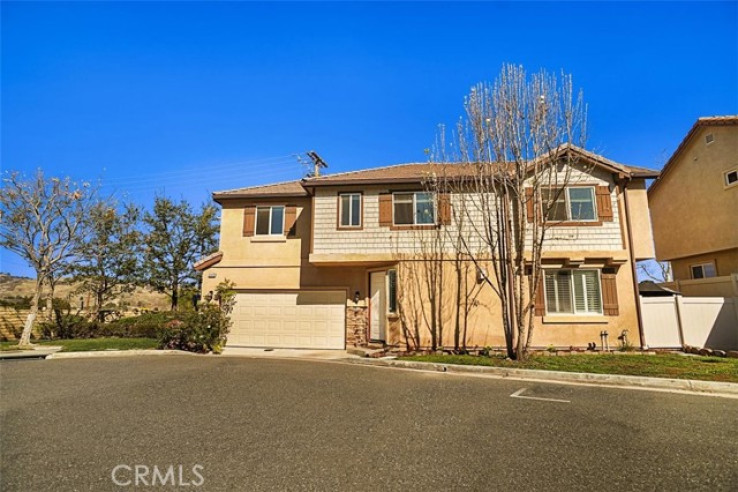 4 Bed Home for Sale in Castaic, California