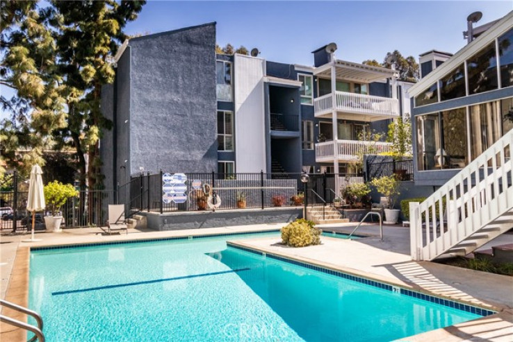 2 Bed Home for Sale in Encino, California