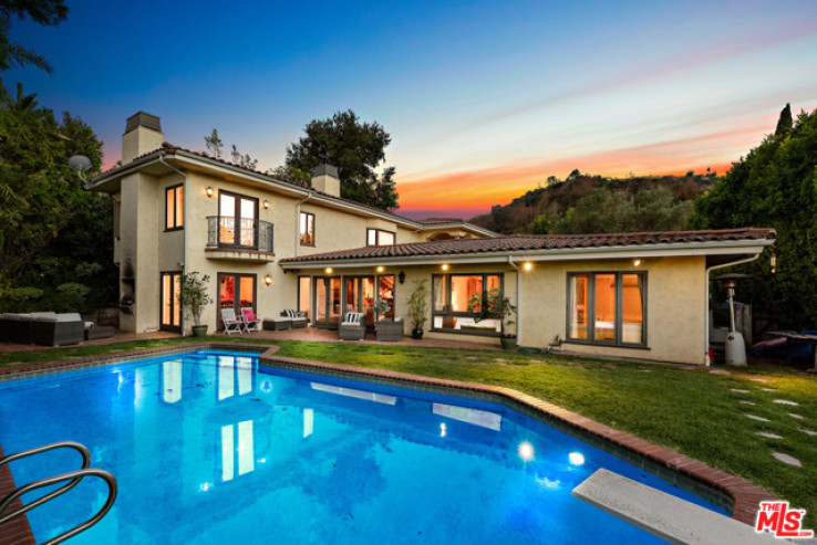 5 Bed Home for Sale in Studio City, California