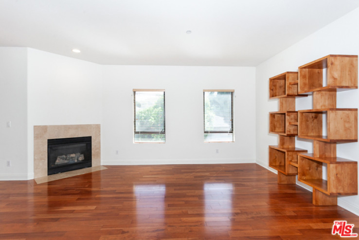 2 Bed Home for Sale in Sherman Oaks, California