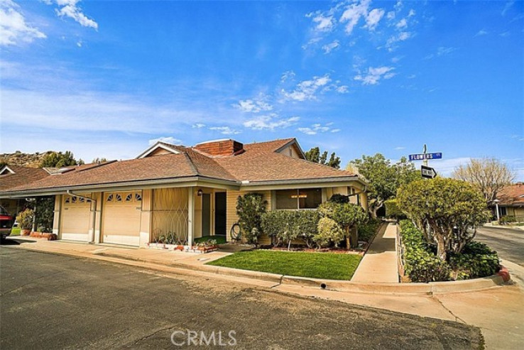 2 Bed Home for Sale in Newhall, California