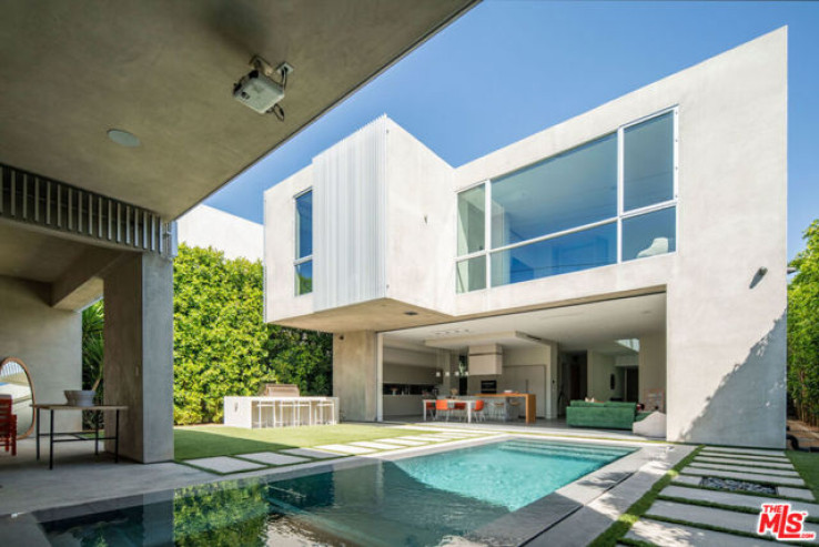 Residential Home in West Hollywood Vicinity