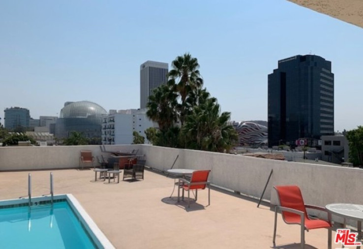 1 Bed Home for Sale in Los Angeles, California