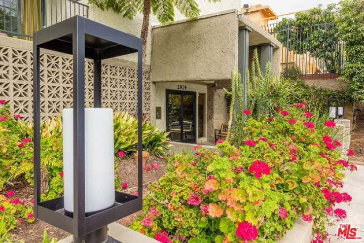 1 Bed Home for Sale in Los Angeles, California