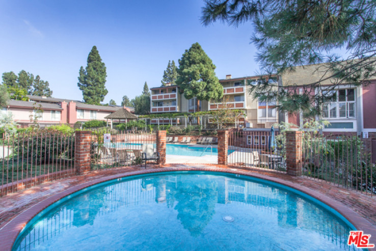 2 Bed Home for Sale in Culver City, California