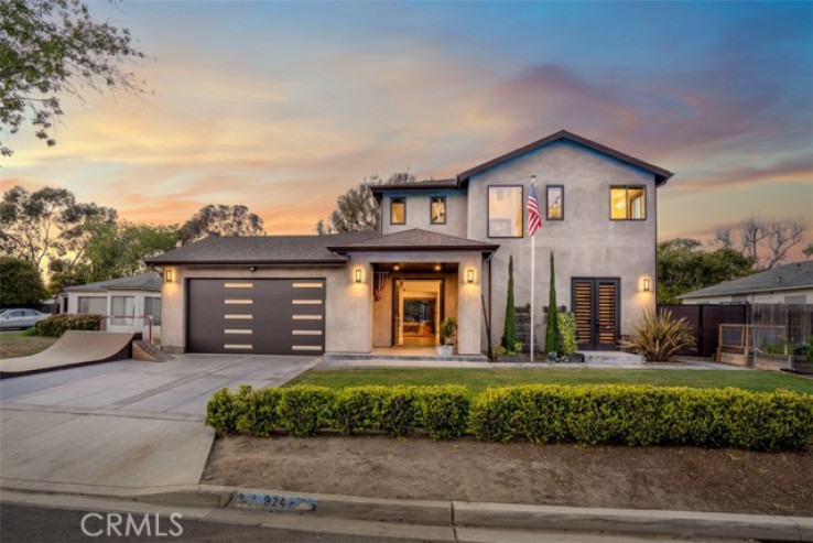 4 Bed Home for Sale in Costa Mesa, California