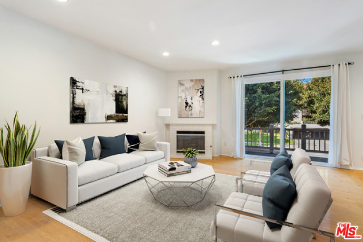 1 Bed Home for Sale in Playa del Rey, California