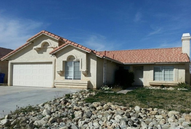 Residential Home in Victorville