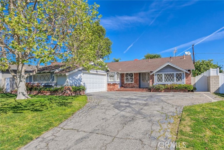 Residential Home in Granada Hills