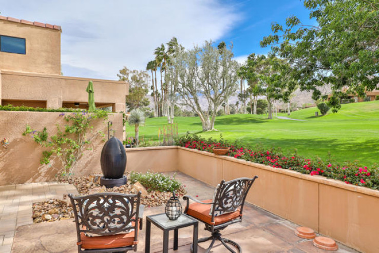 Residential Home in South Palm Desert