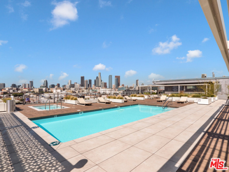 1 Bed Home for Sale in Los Angeles, California