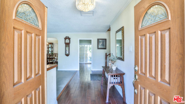 Residential Home in Granada Hills